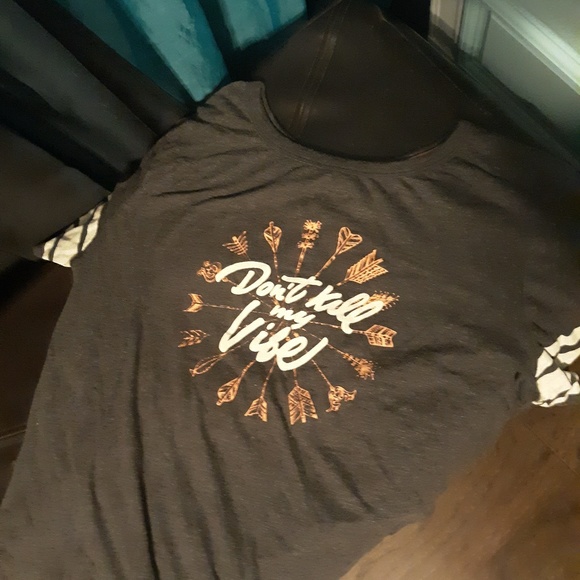 Rue21 Tops - Graphic T-Shirt